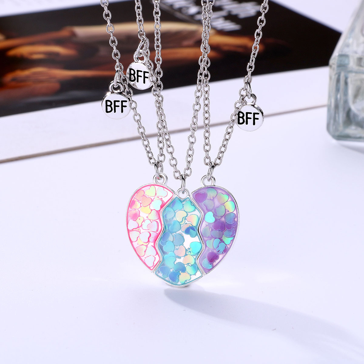 Glitter Heart Magnet Necklace Set - image 1